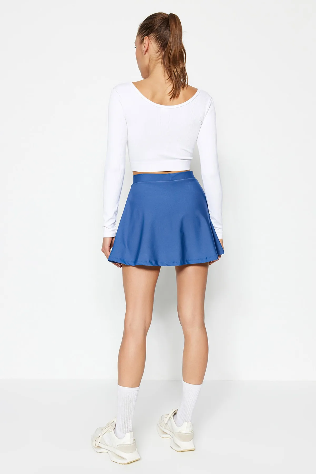 Trendyol Collection  Indigofarbener 2-lagiger Tennis-Strick-Sport-Shorts-Rock mit Shorts innen TWOSS22SR00067