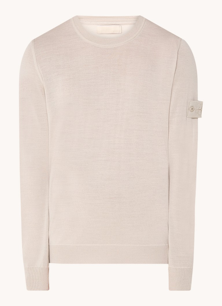 Maglione Stone Island 566FC in lana pregiata con logo, lavorato a maglia con precisione.