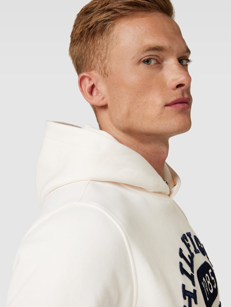 Hoodie mit Label-Stitching Modell 'MONOTYPE COLLEGIATE' in offwhite