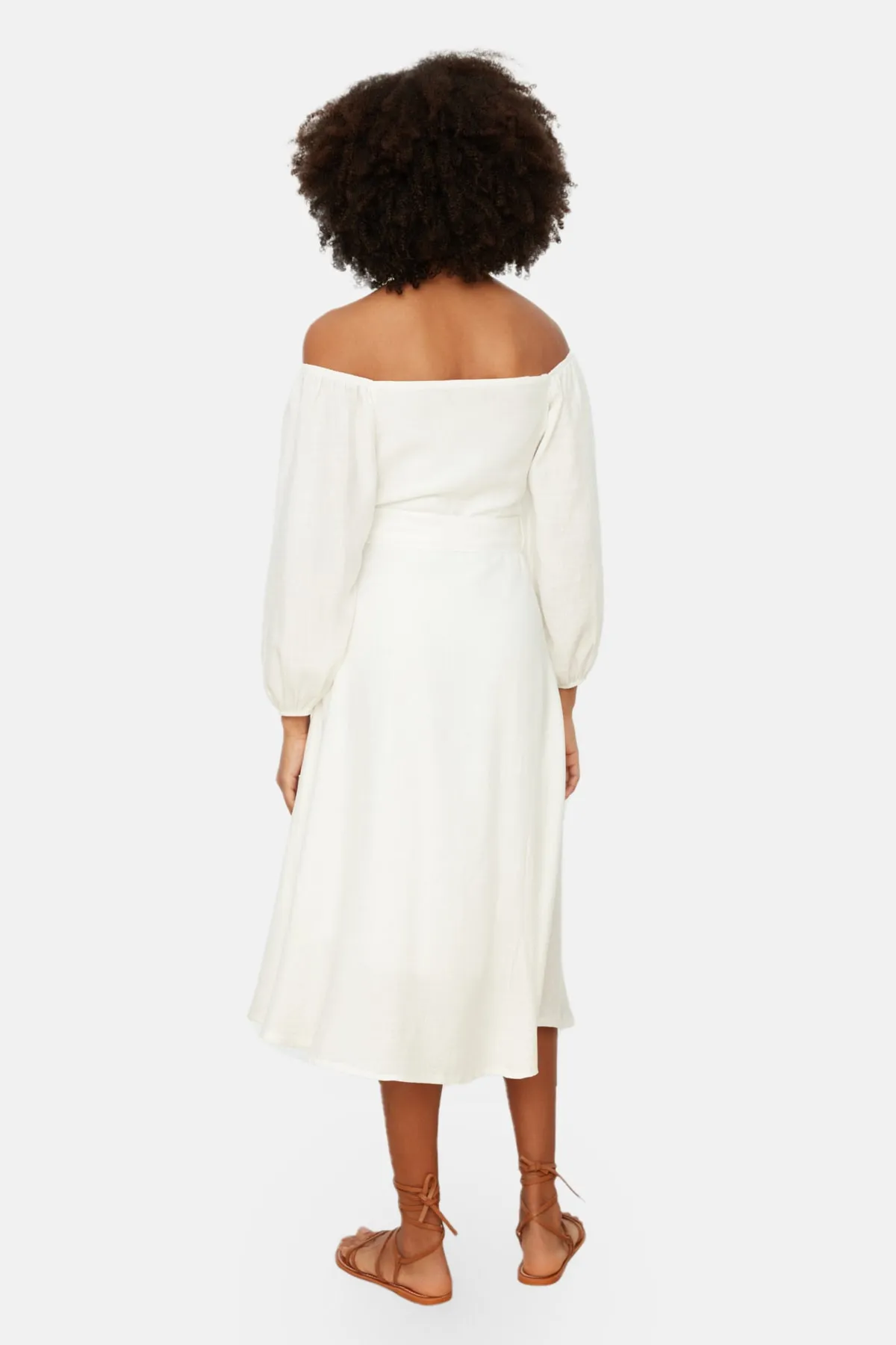 Trendyol Collection  Ecrufarbenes, gewebtes Midikleid mit Gürtel und Knöpfen TWOSS19IE0009