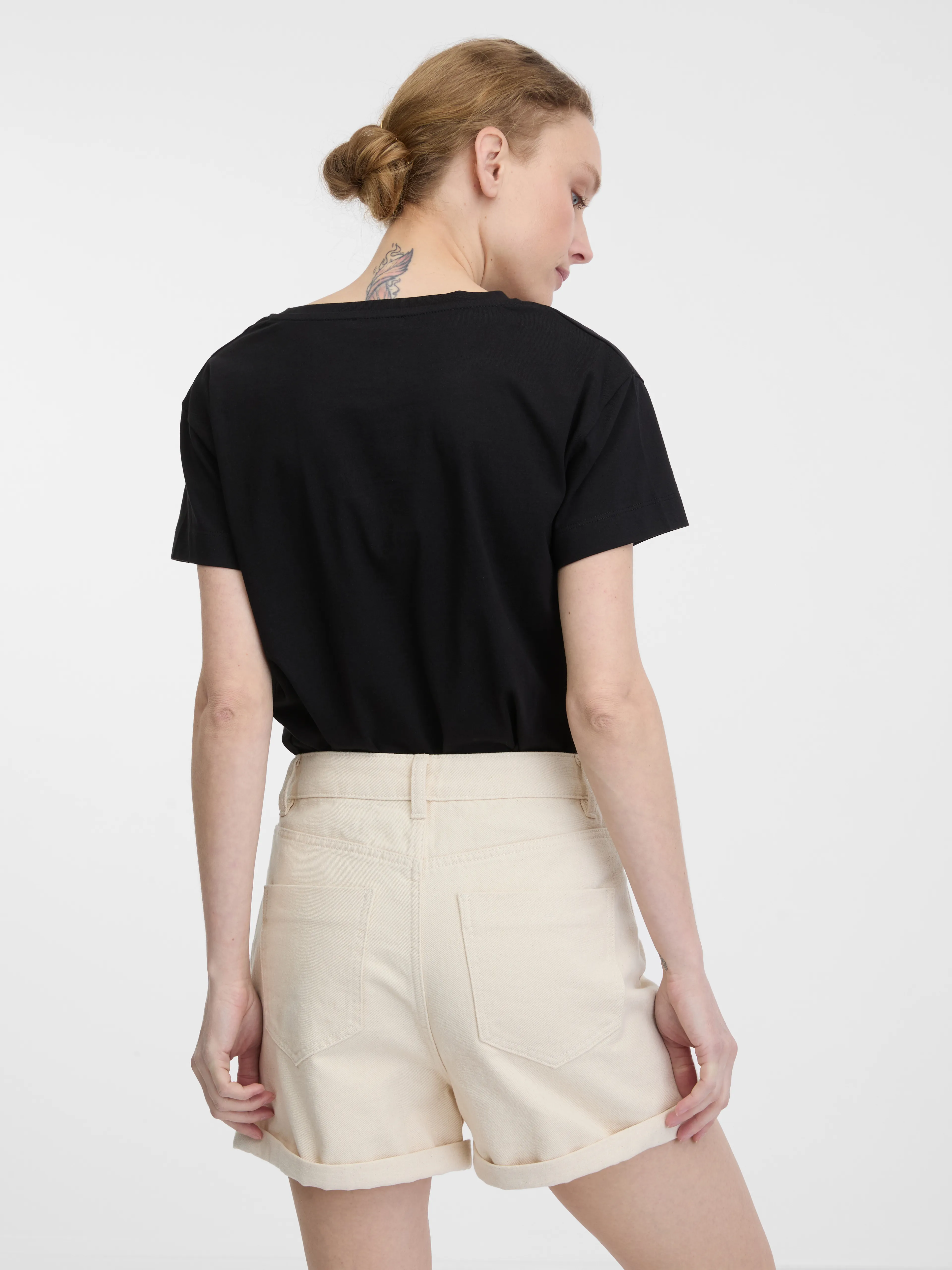 Schwarzes Damen-T-Shirt mit kurzen Ärmeln ORSAY