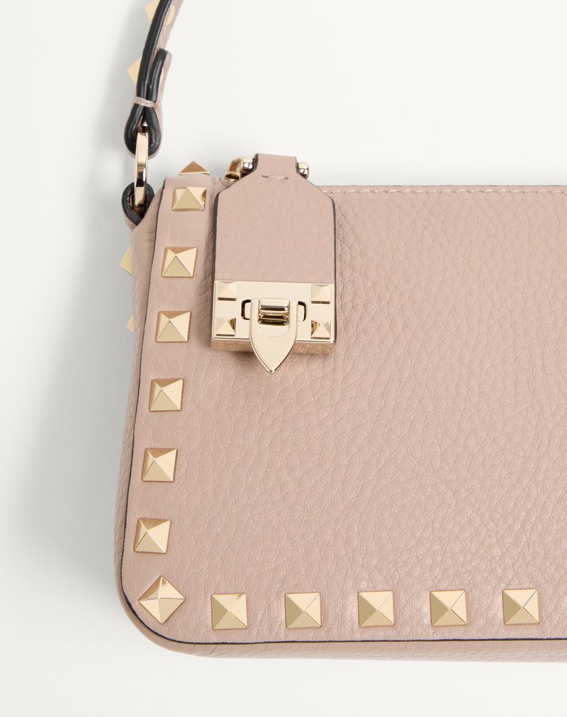 Bolsa de ombro pequena Rockstud em couro de bezerro granulado