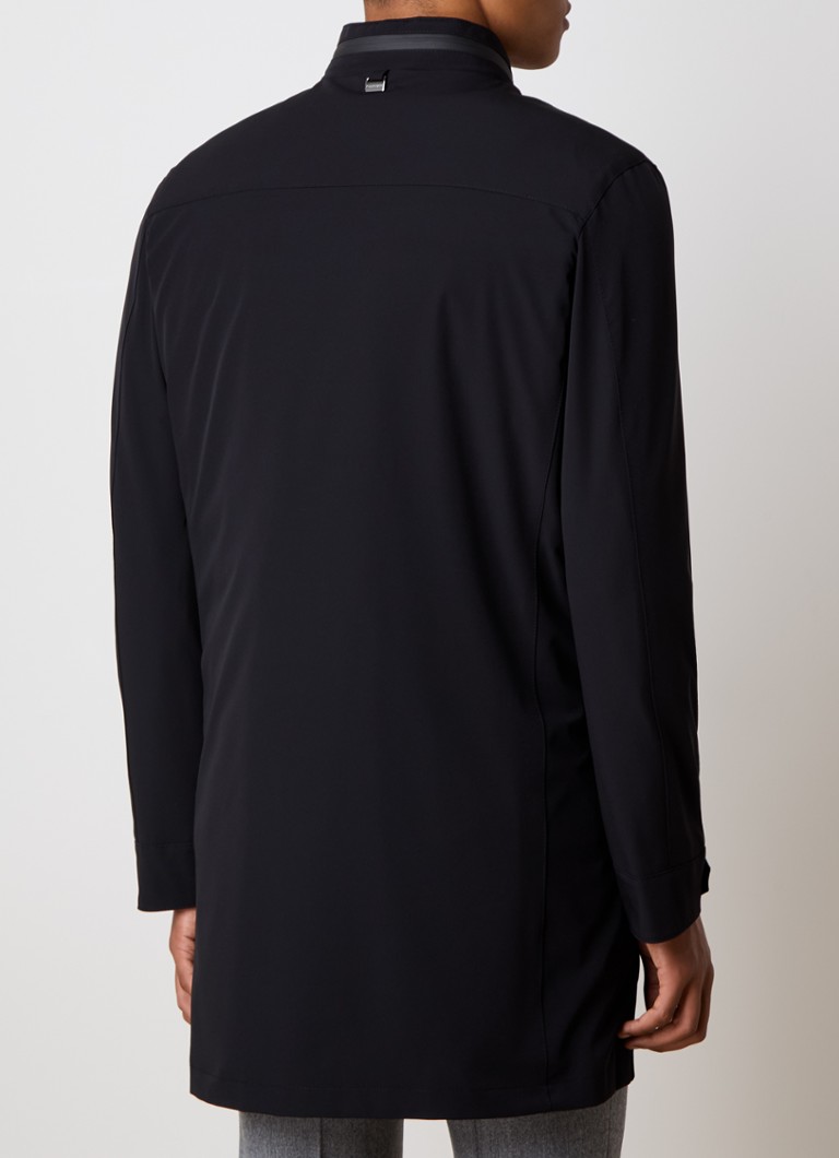 Parka Corneliani s kapucí, která se dá sbalit, a kapsami na zip