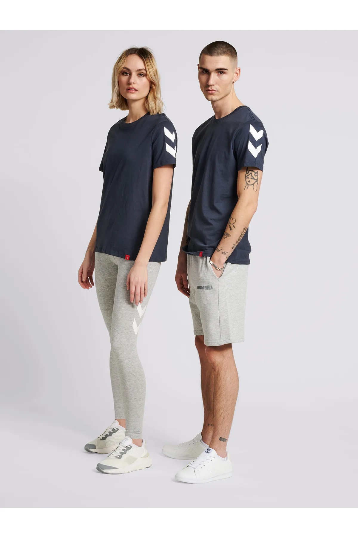 hummel  hmlLEGACY CHEVRON T-SHIRT