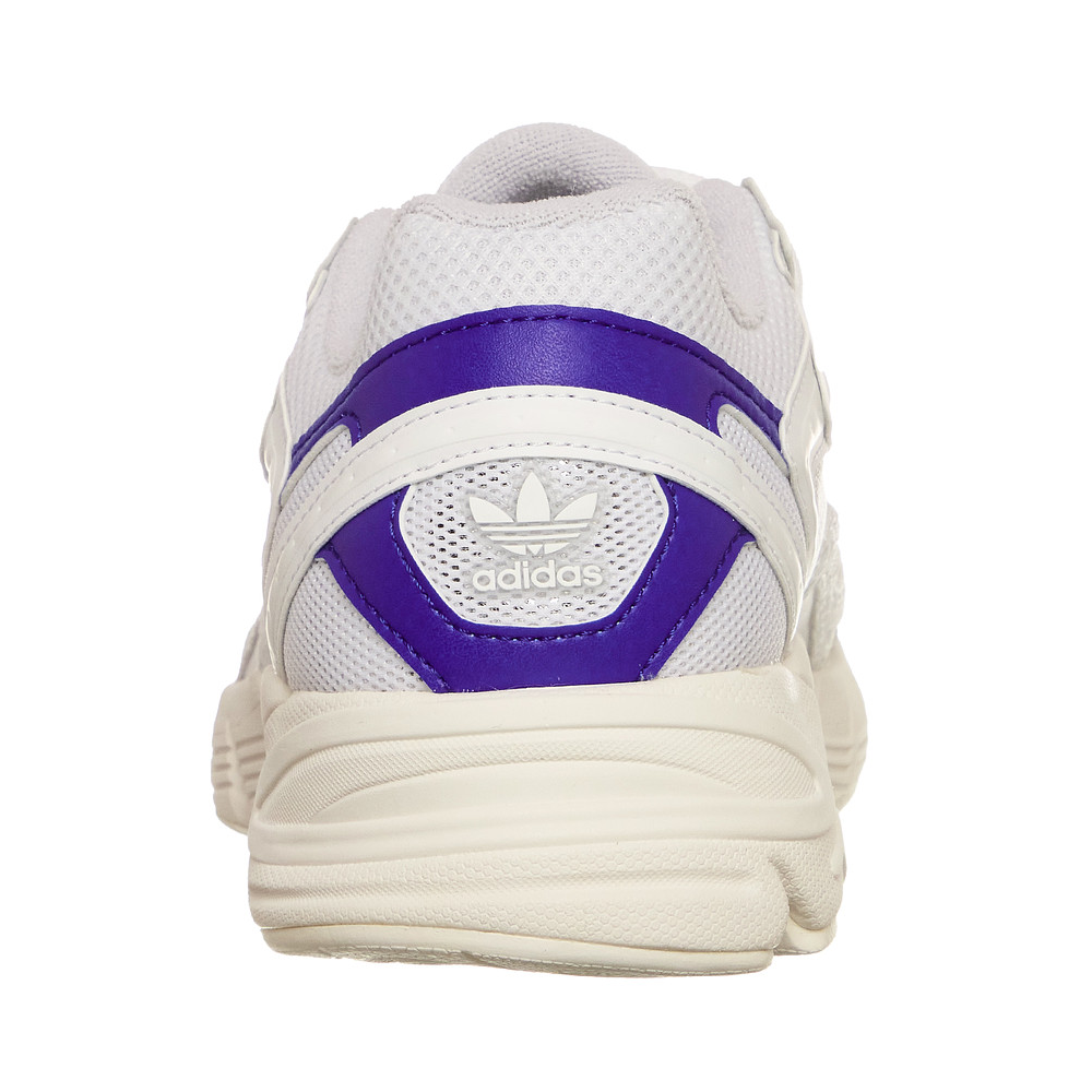 adidas Astir W HQ6774 / weiss