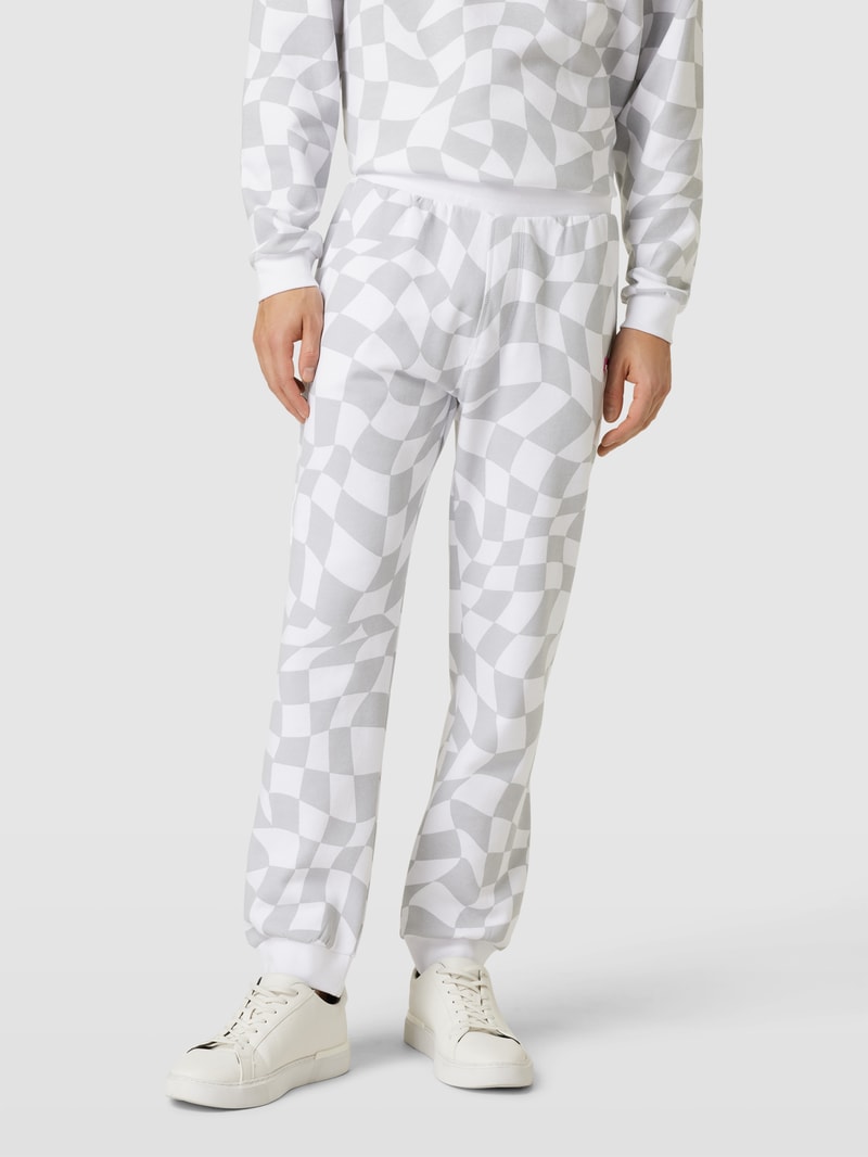 Sweatpants mit Label-Patch in weiß