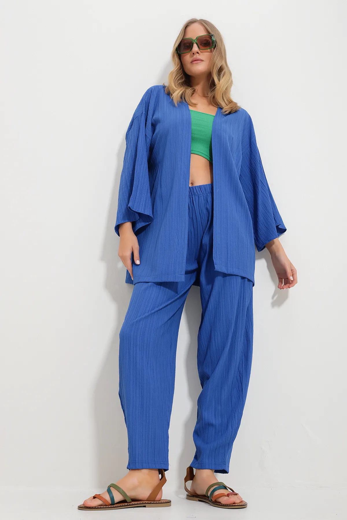 Trend Alaçatı Stili  Damen Saks Relaxed Fit Pants Kimono Jacke Woven Double Set Alc-X11694