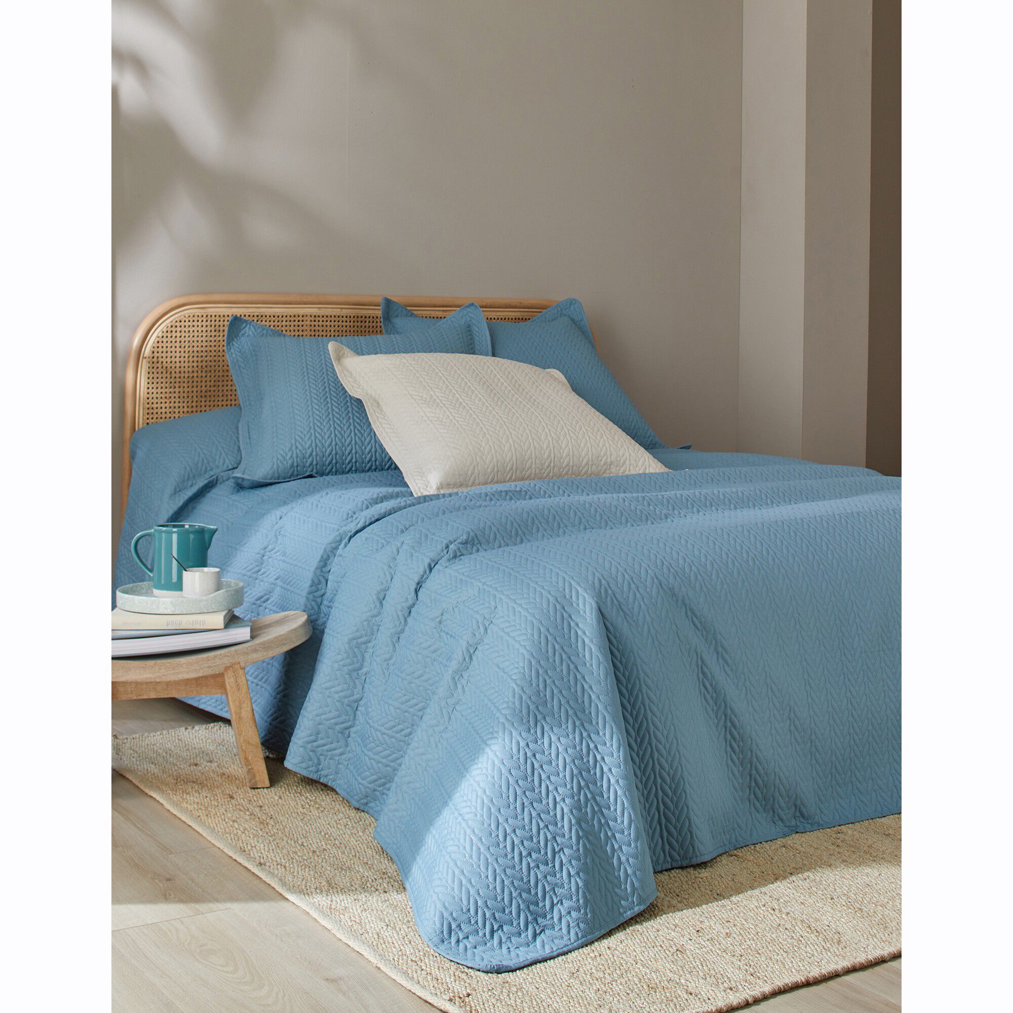 Couvre-lit matelassé microfibre motif géométrique