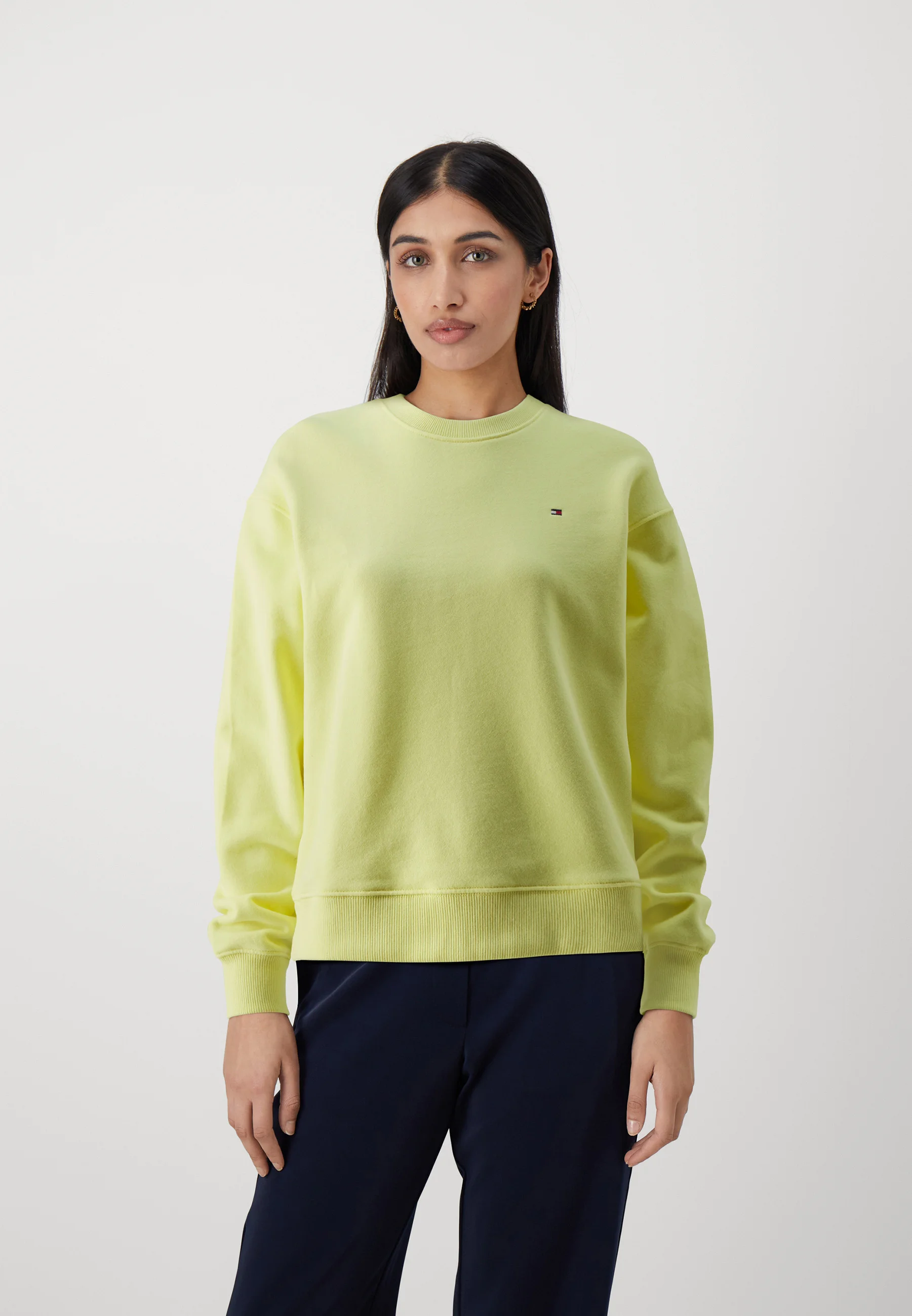 Sudadera Tommy Hilfiger con bandera REG en el pecho