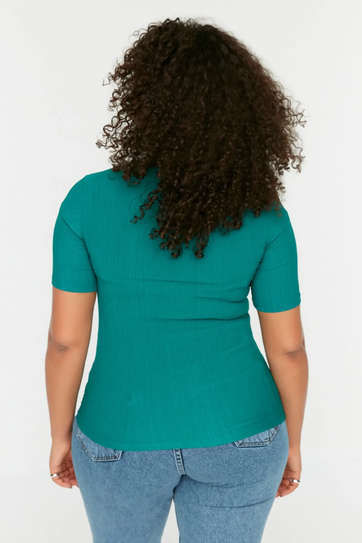 Trendyol Curve  Smaragdgrüne, detaillierte Strickbluse mit Ausschnitten TBSSS22BZ1299