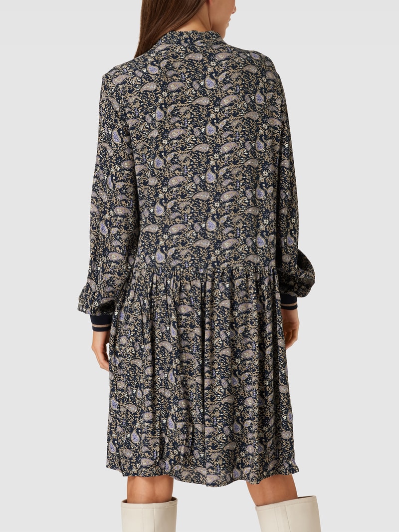 Knielanges Kleid mit Paisley-Muster in schwarz