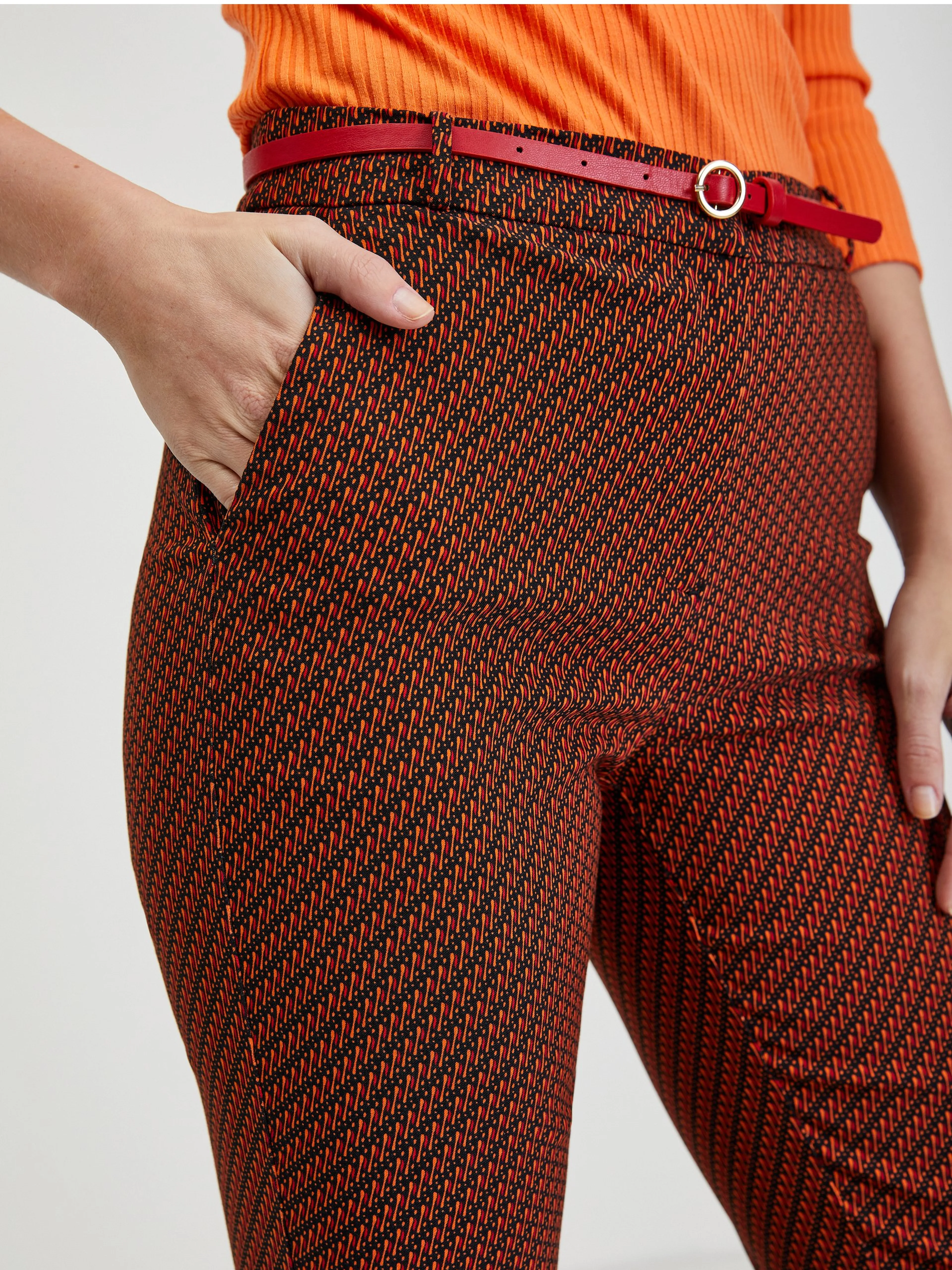 Schwarz-rot gemusterte Damenhose ORSAY