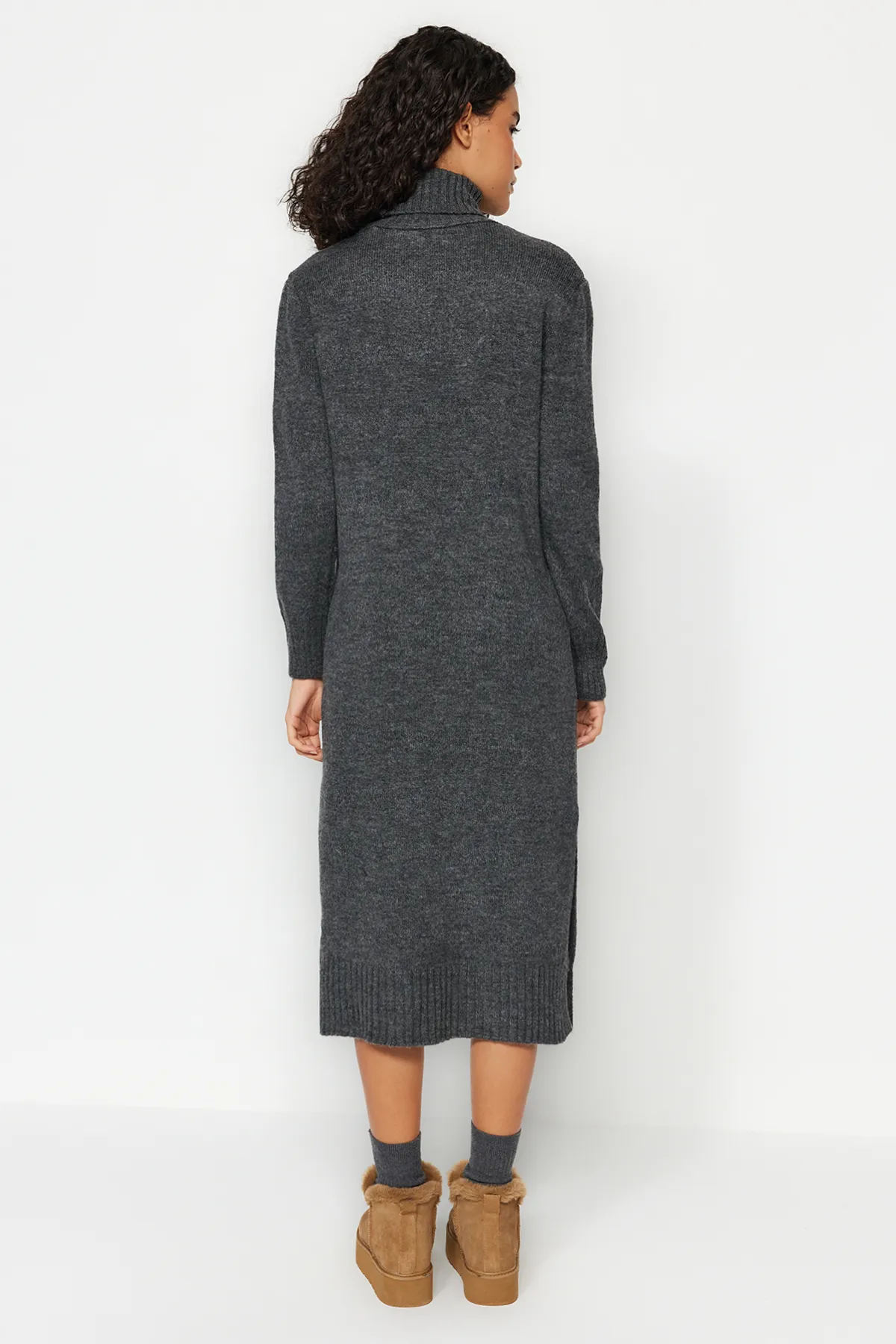 Trendyol Collection  Anthrazit Uni Weite Passform Midi TWOAW24EL00034