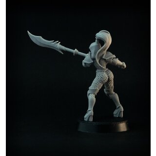 Female Dungeon Guard (28 mm) (5)