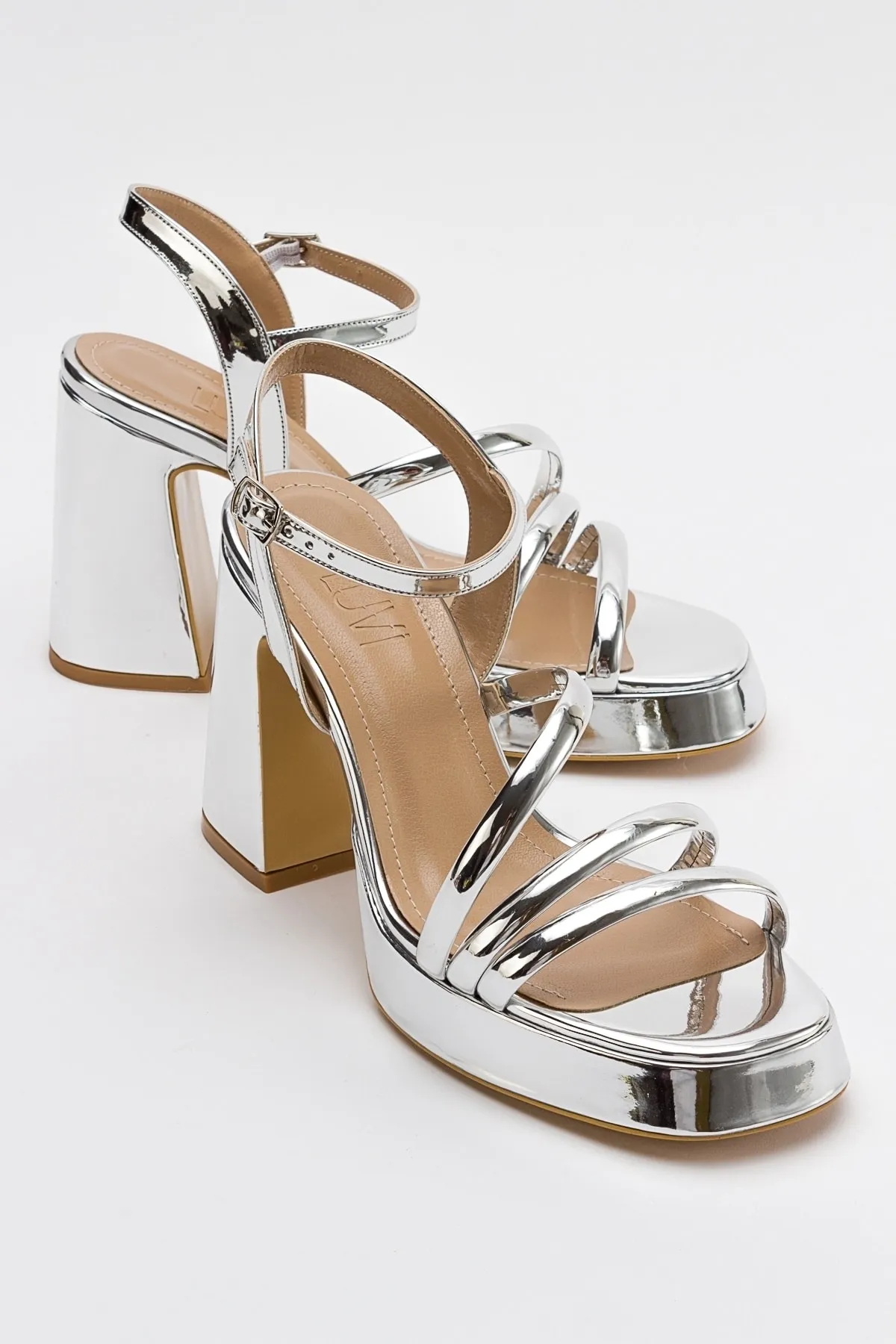 LuviShoes  Heas silberne Damenschuhe mit Absatz