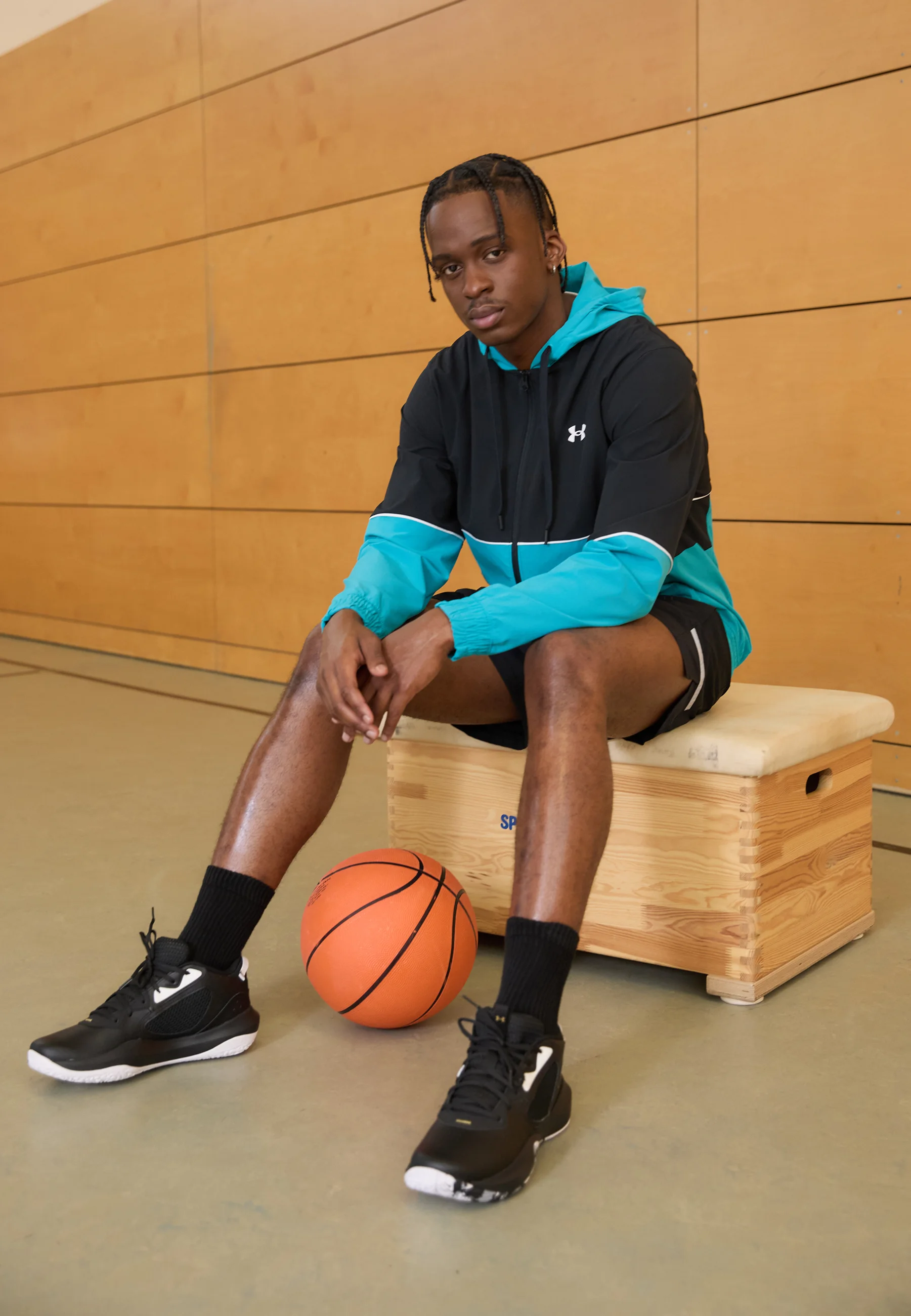 Chaqueta tejida Under Armour HOOPS - Chaqueta deportiva