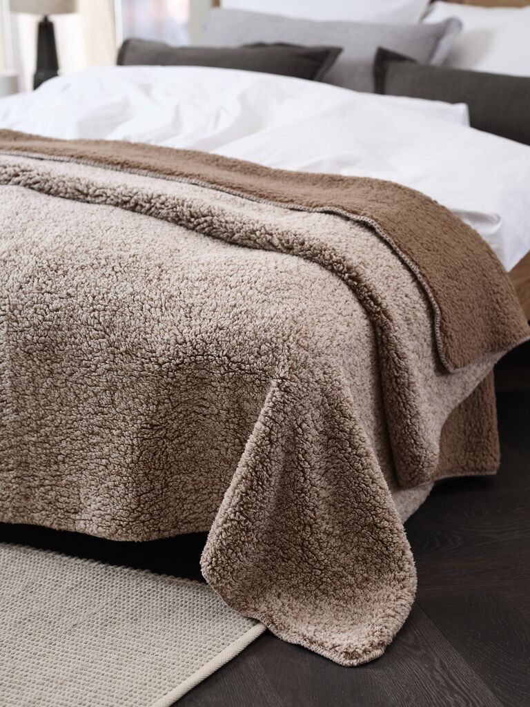 STORFRYTLE Fleeceteppe STORFRYTLE 200x220 Mørk sand