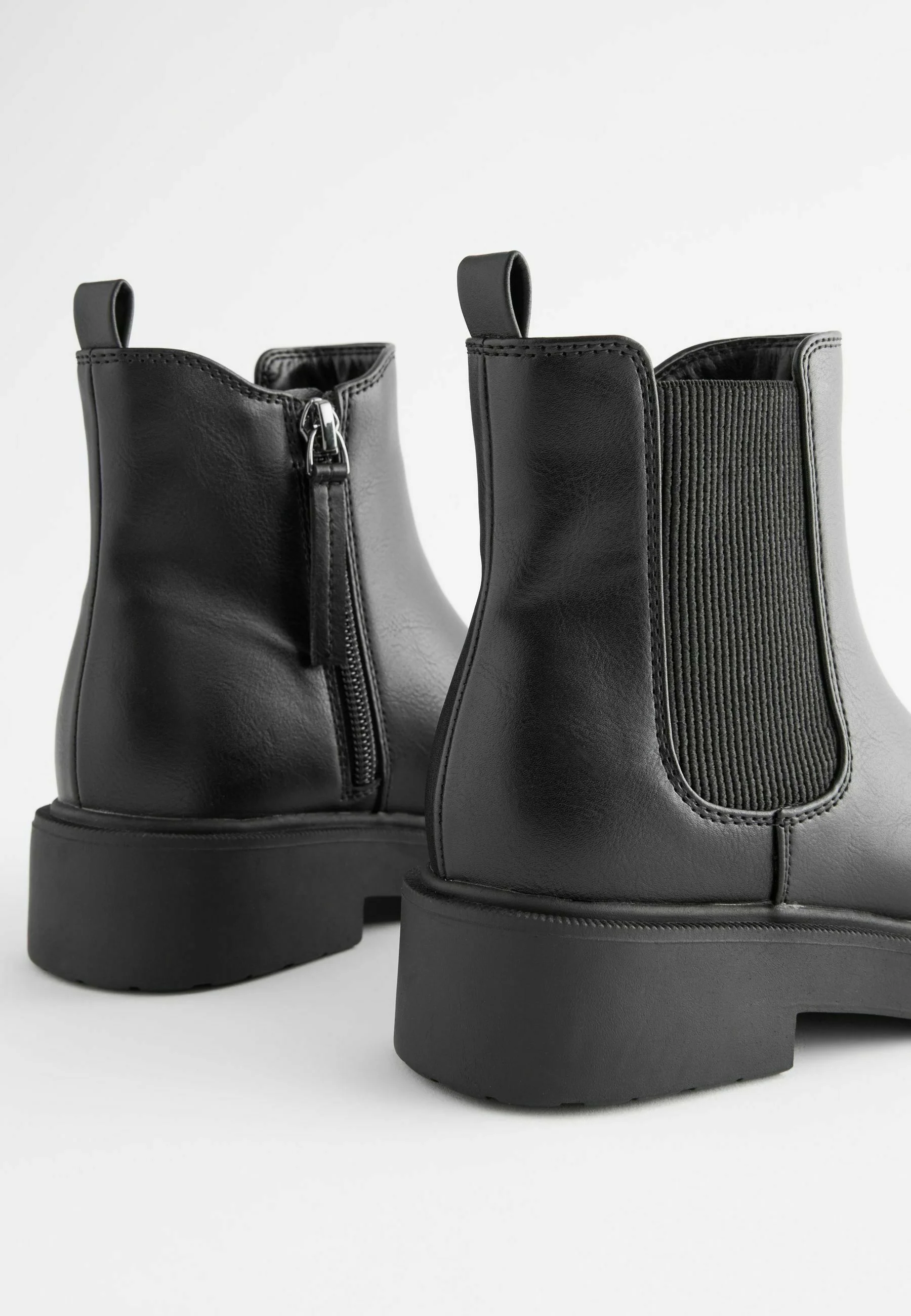 Botines Chelsea gruesos Next