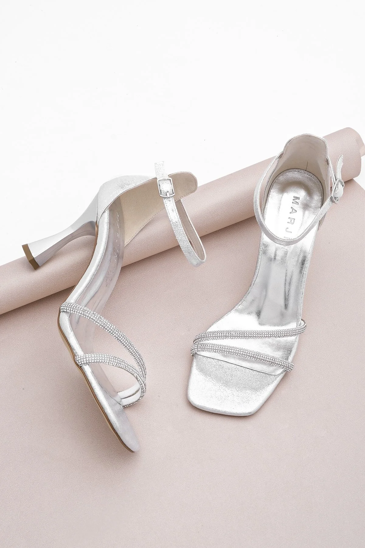 Marjin  Damen Stoned Abendkleid Schuhe mit Absatz Blunt Toe Sapro Silber