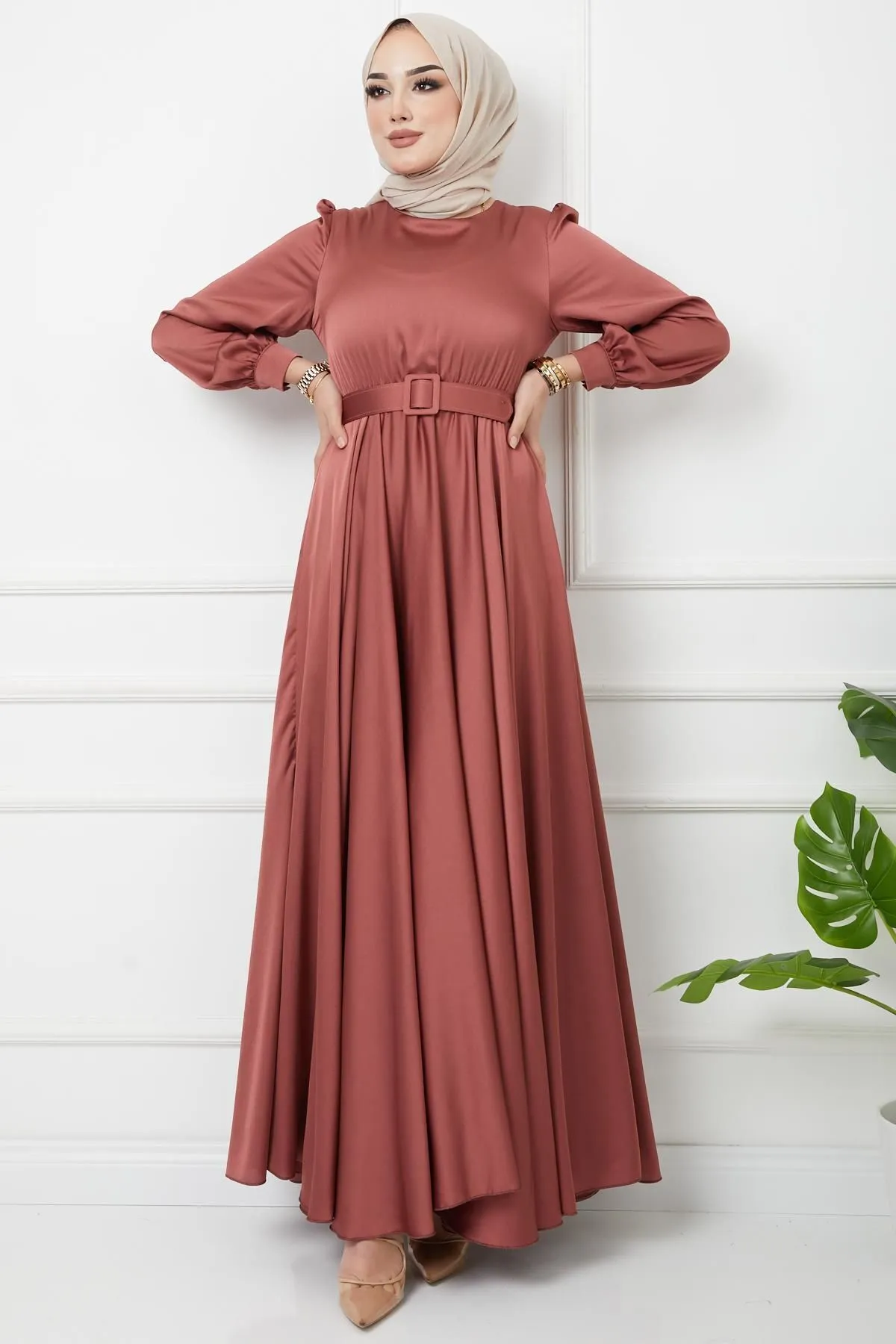 Olcay  Ausgestelltes Abendkleid mit Gürtel-Accessoires Dried Rose 1602