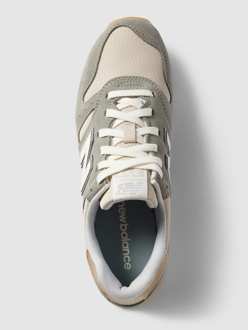 Sneaker aus Leder-Mix in hellgrau