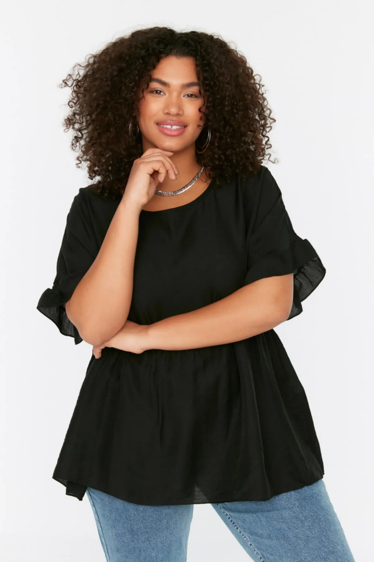 Trendyol Curve  Schwarze gewebte Volantbluse TBBSS22AF0002