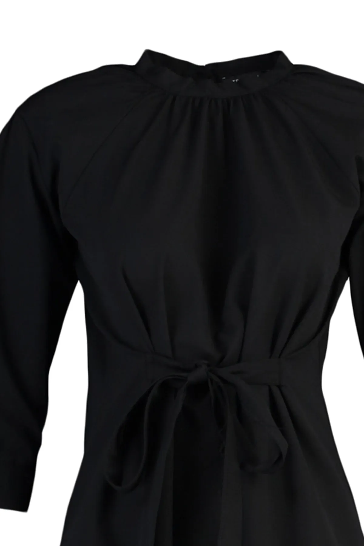 Trendyol Collection  Schwarzes, detailliertes Webkleid mit Raffungen TWOAW23EL00217