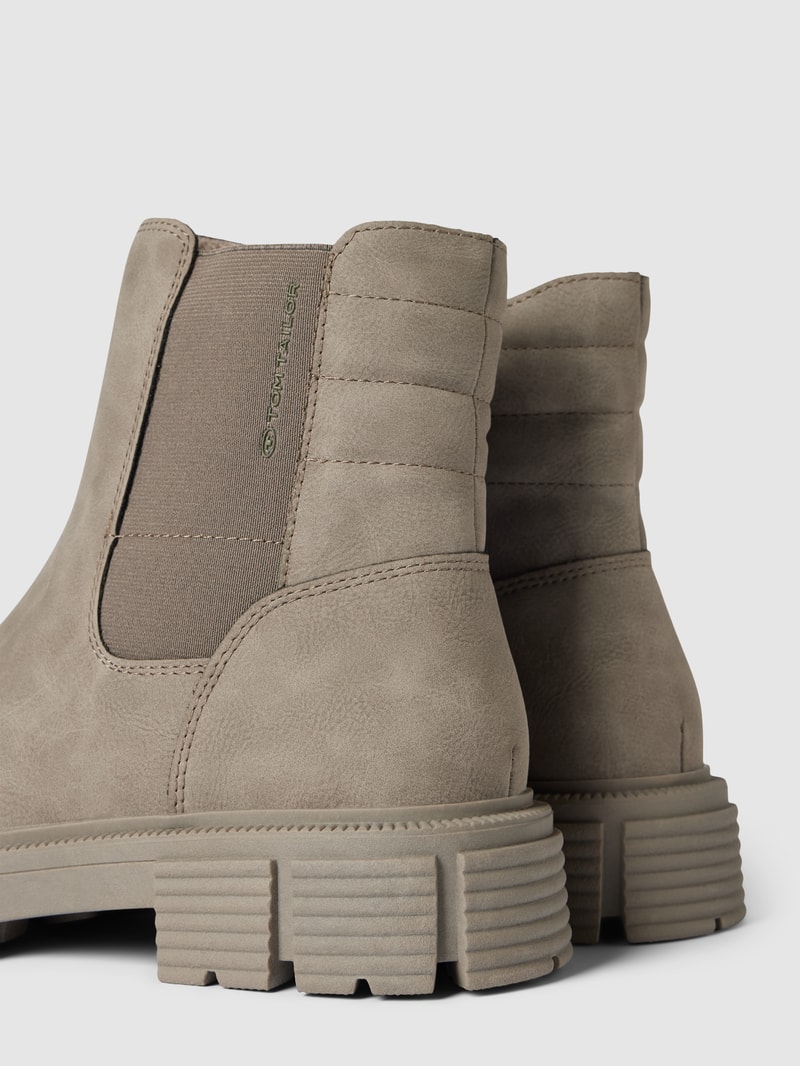 Chelsea Boots in Leder-Optik in taupe