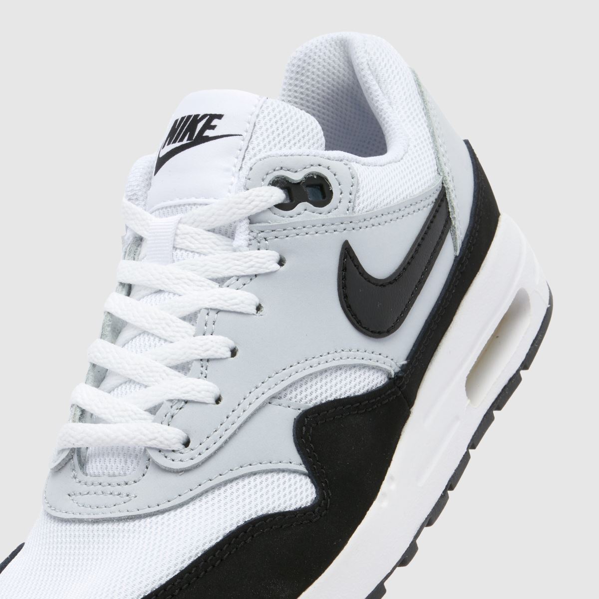 Črno-beli športni copati Nike Air Max 1 Youth
