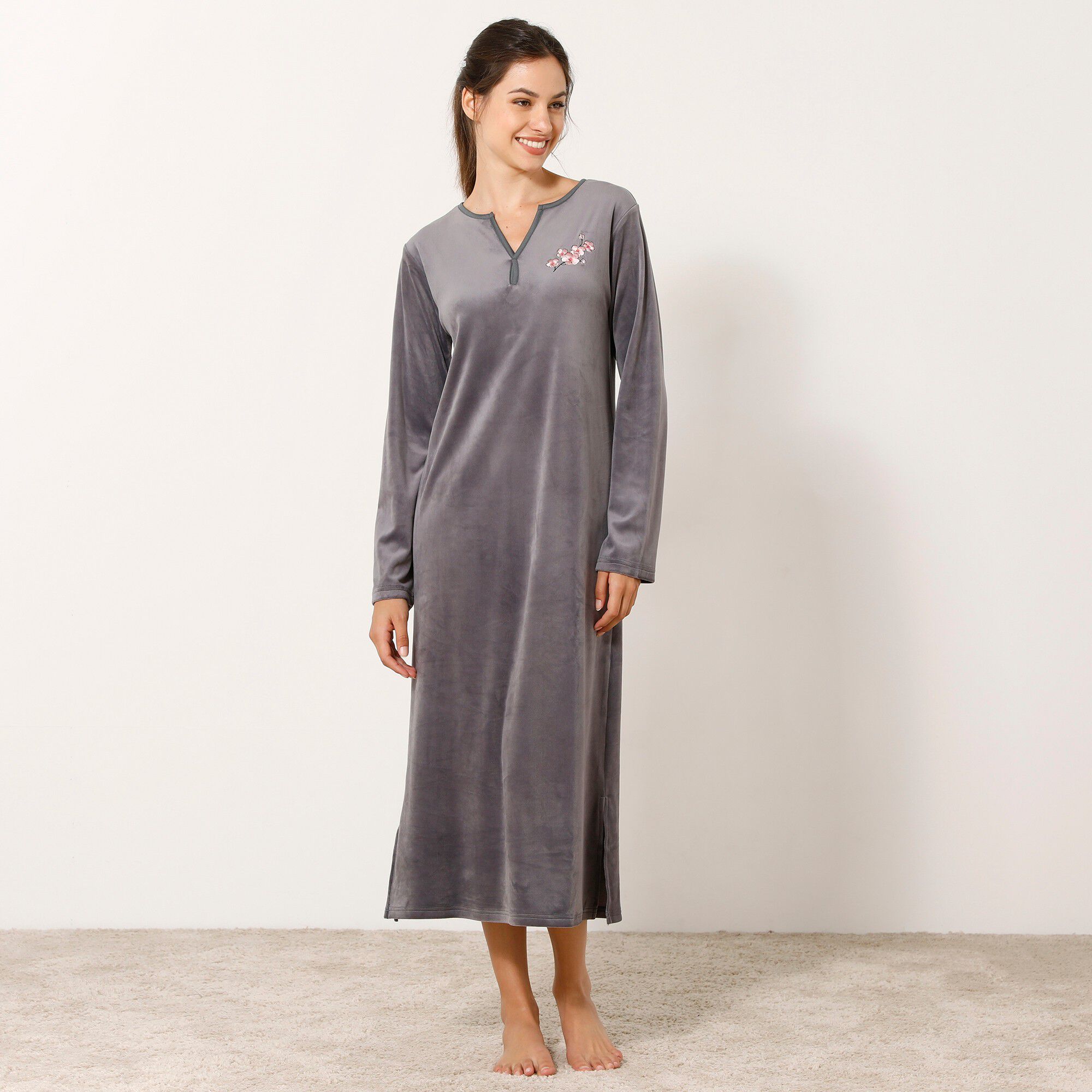 Chemise de nuit velours brodé