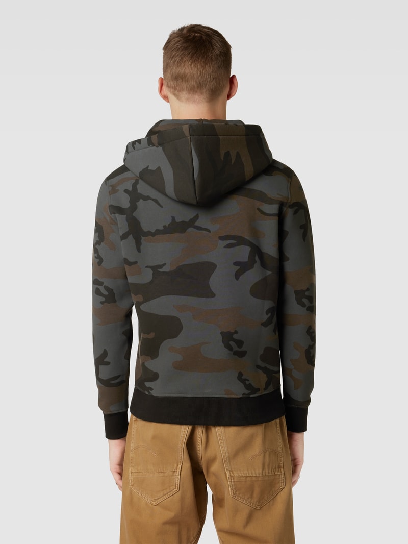 Hoodie mit Camouflage-Muster Modell 'BASIC' in schwarz