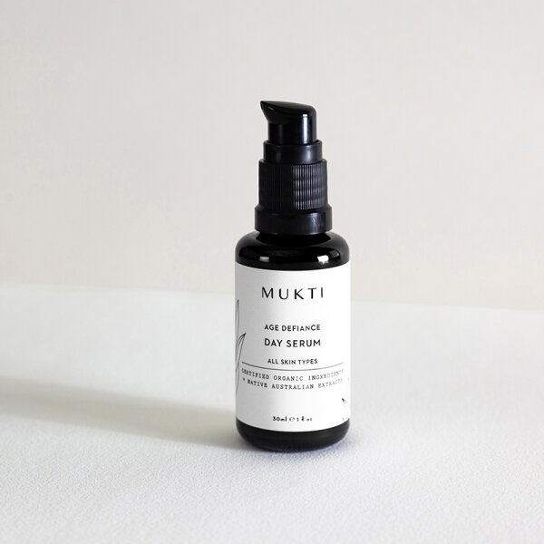 Mukti Organics Age Defiance Day Serum Gesichtsserum