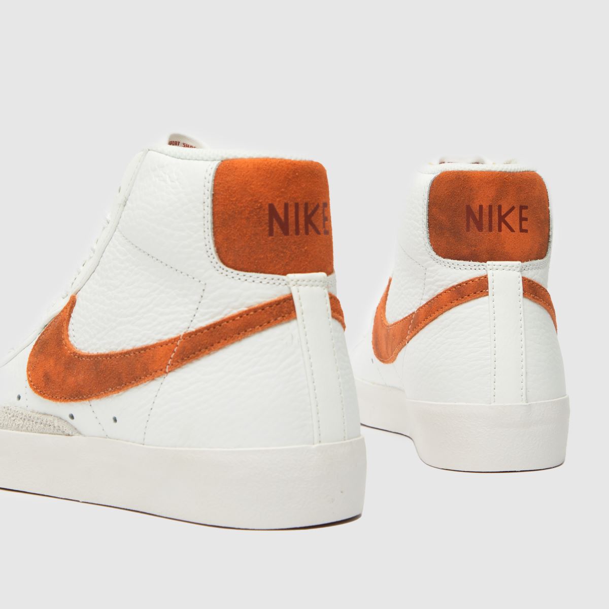 Nike Blazer Mid 77 – Bruna träningsskor