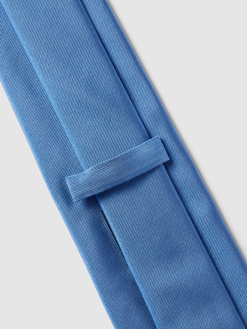 Krawatte mit Label-Patch in royalblau