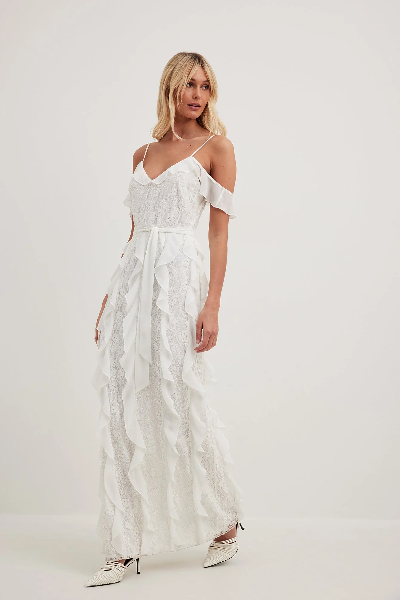 Transparentes Maxikleid mit Spitzendetail