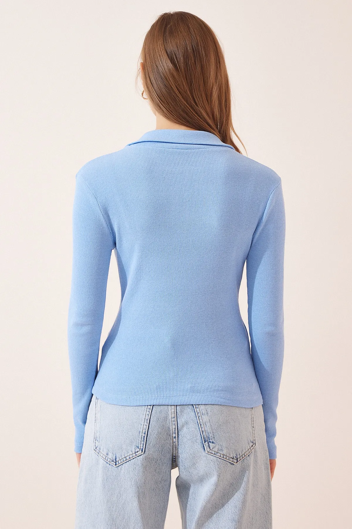 Happiness İstanbul  Himmelblaue Damen-Strickbluse mit Polokragen GT00111
