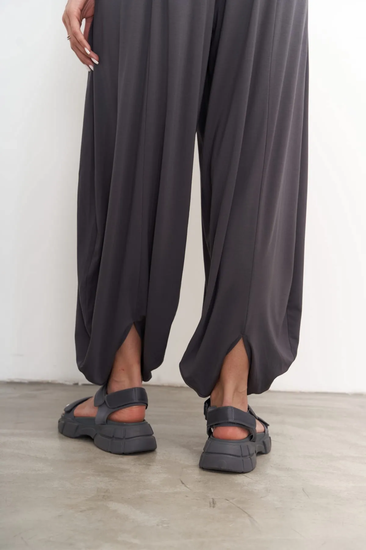 MAİ COLLECTİON  Casey Anthrazitfarbenes Crop-Hosen-Set