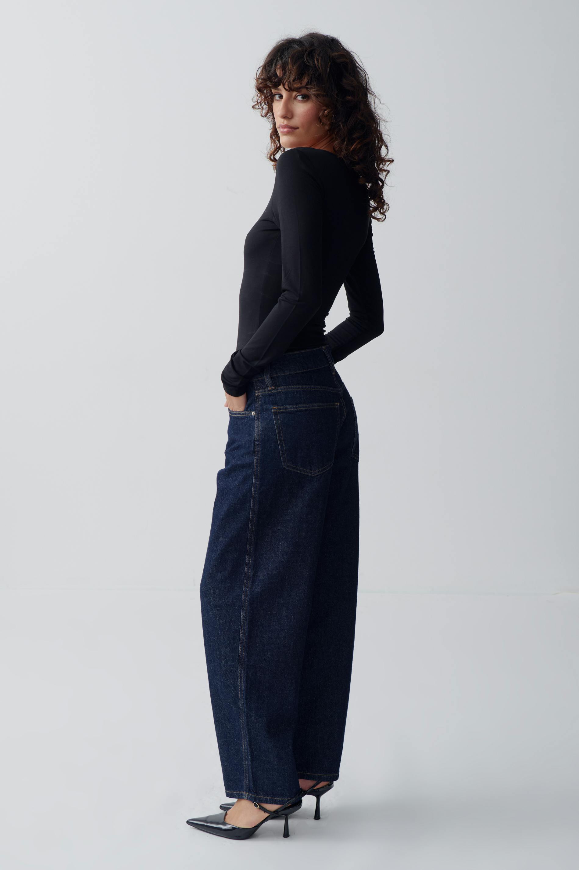 Barrel jeans