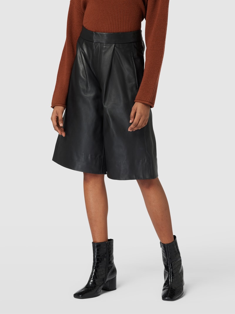 Bermudas in Leder-Optik in schwarz