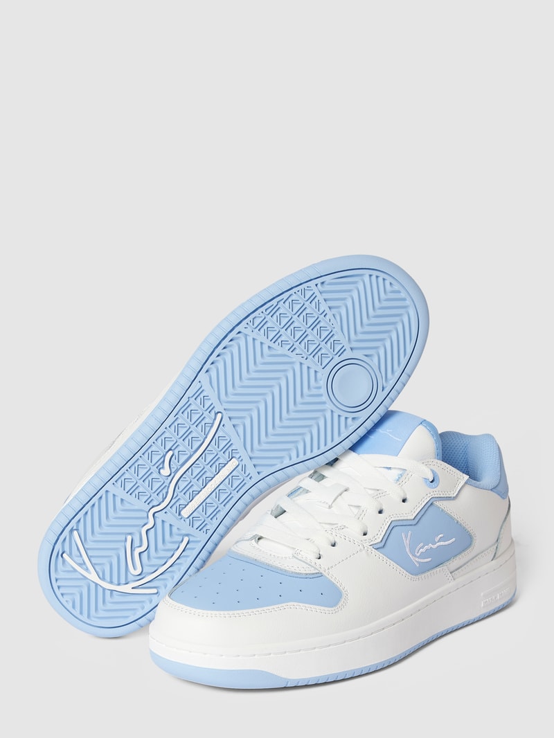 Sneaker mit Label-Details in weiss