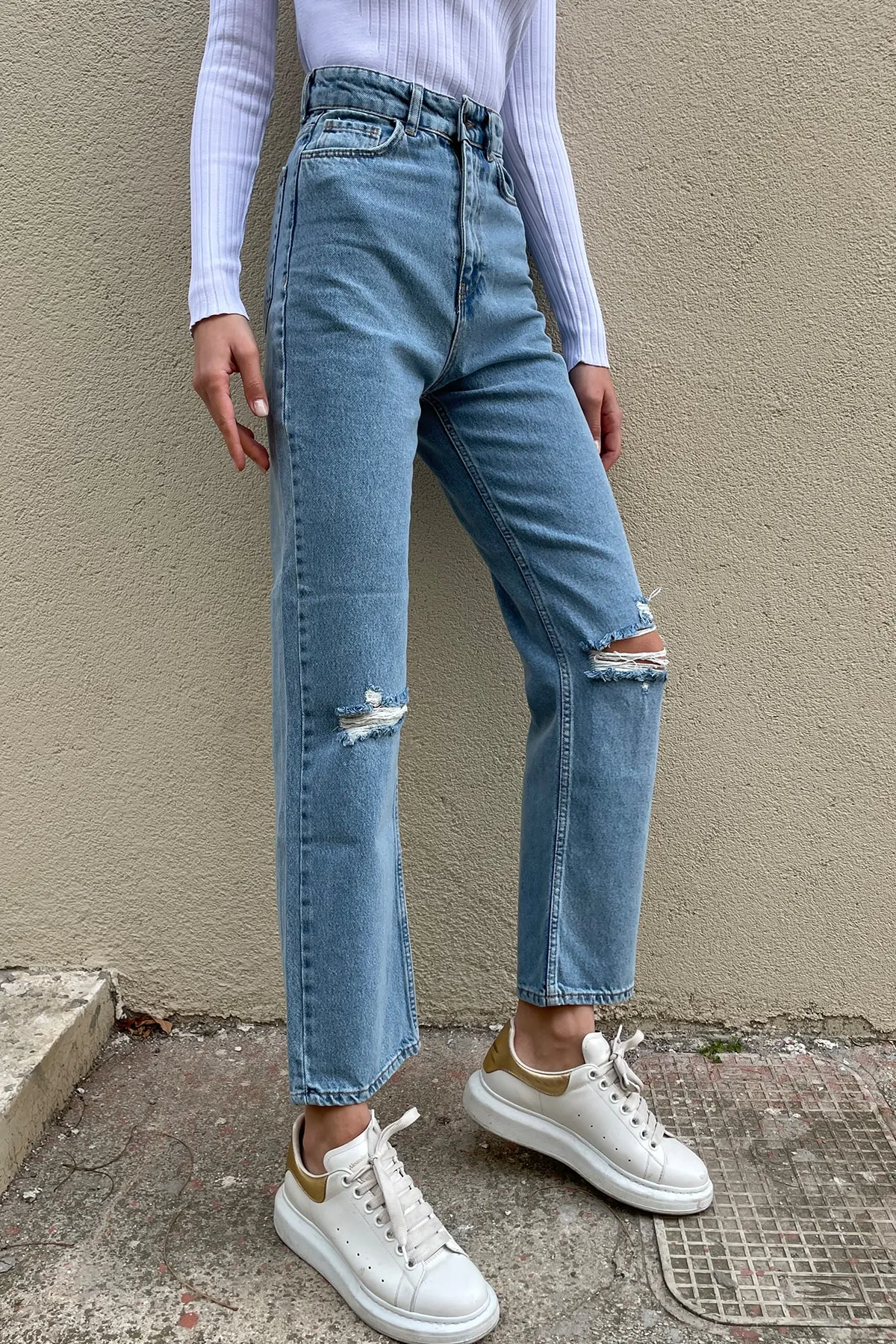 Trend Alaçatı Stili  Blaue Jeanshose für Damen mit hoher Taille, fünf Taschen, zerrissenen Knien, weitem Bein, ALC-X9982