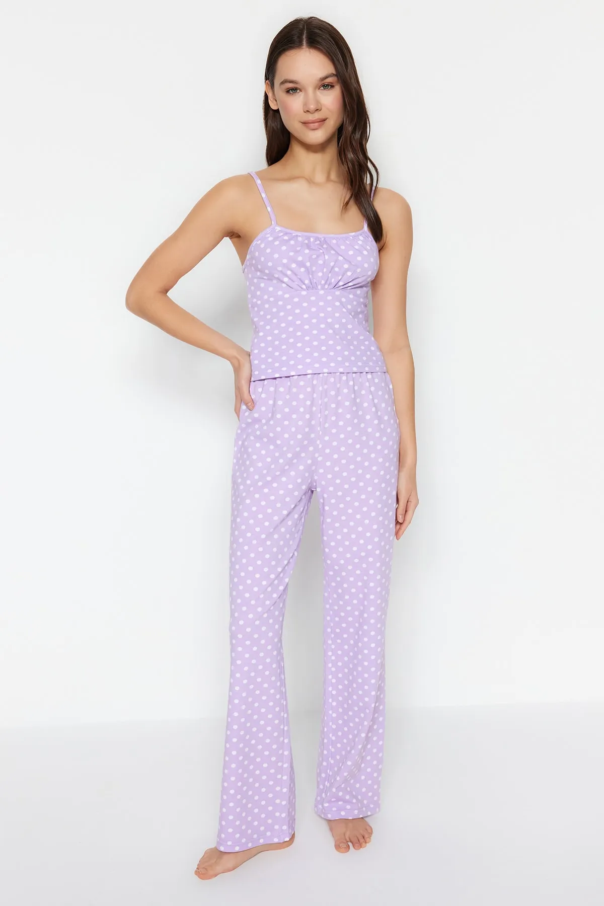 Trendyol Collection  Lilafarbenes Pyjama-Set aus Baumwollstrick mit Punkten und Seilträgern THMSS23PT00226