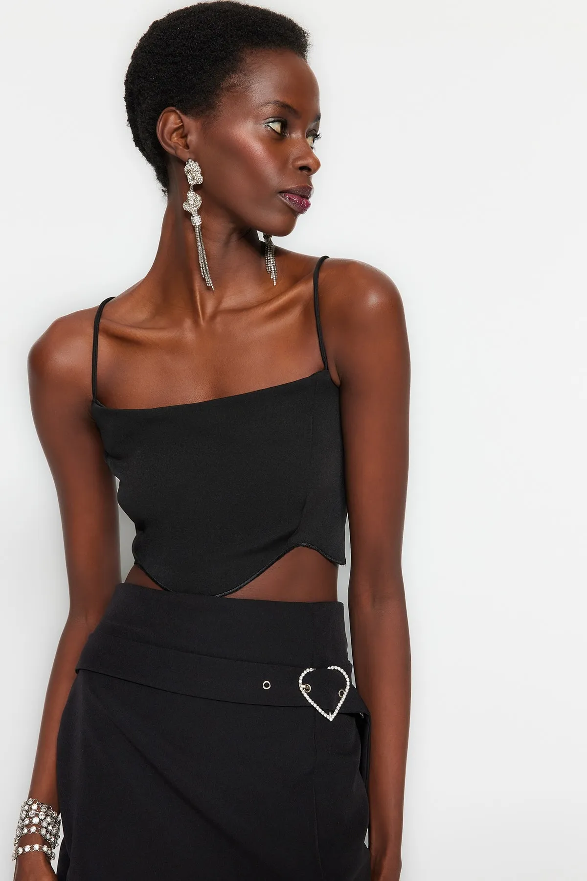 Trendyol Collection  Schwarzes, bauchfreies, gewebtes Bustier TPRSS23BS00033