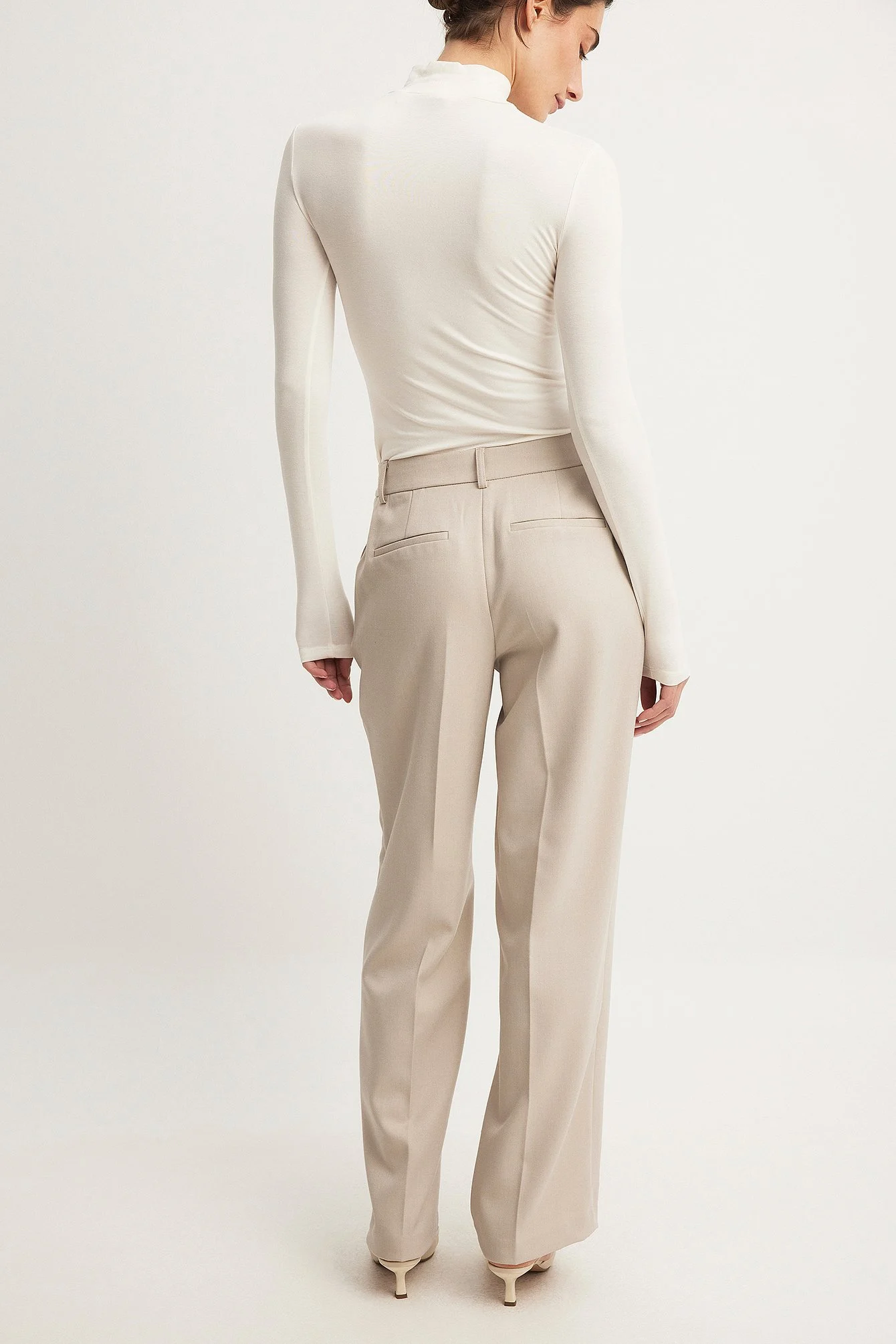 Figurbetonte Anzughose mit mittelhoher Taille
