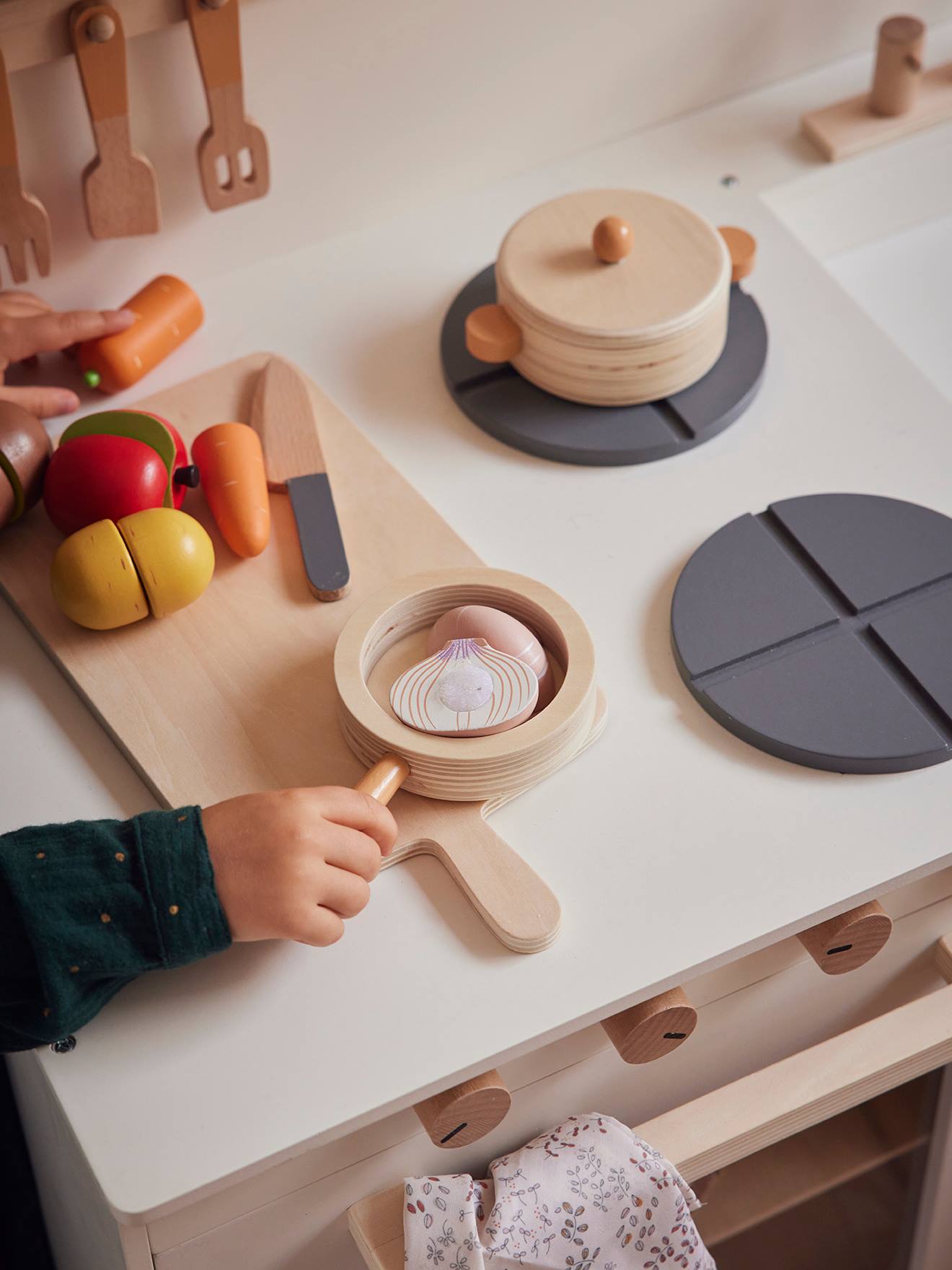 Vertbaudet Spielküche, Holz FSC - himbeer