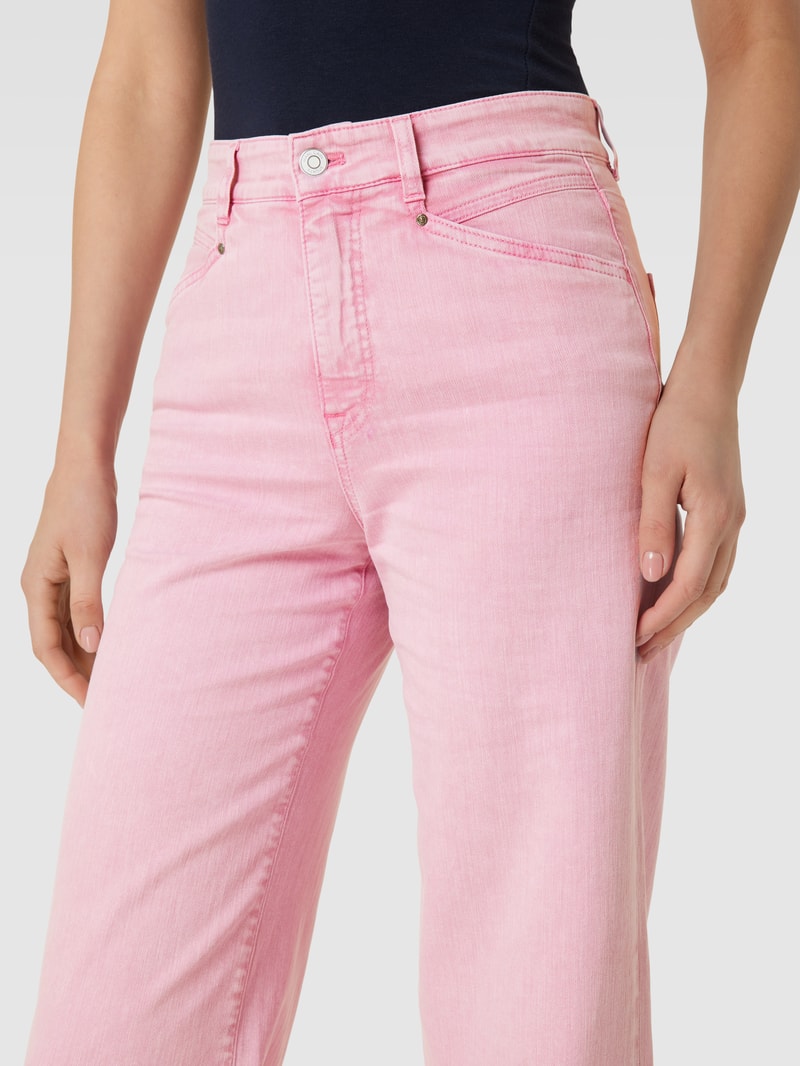 High Waist Jeans mit Gesäßtaschen in flieder