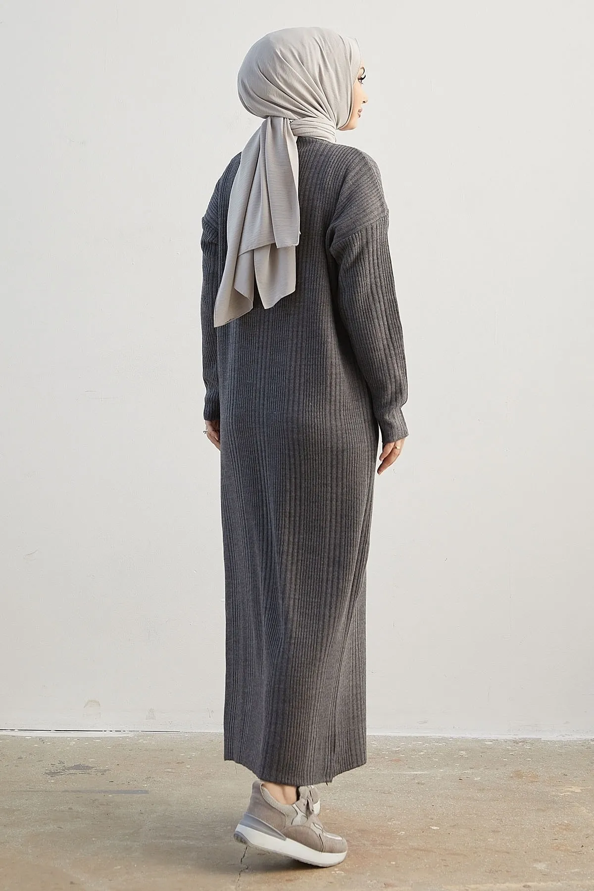 InStyle  Arissa Rollkragenpullover, langes Strickkleid – Grau