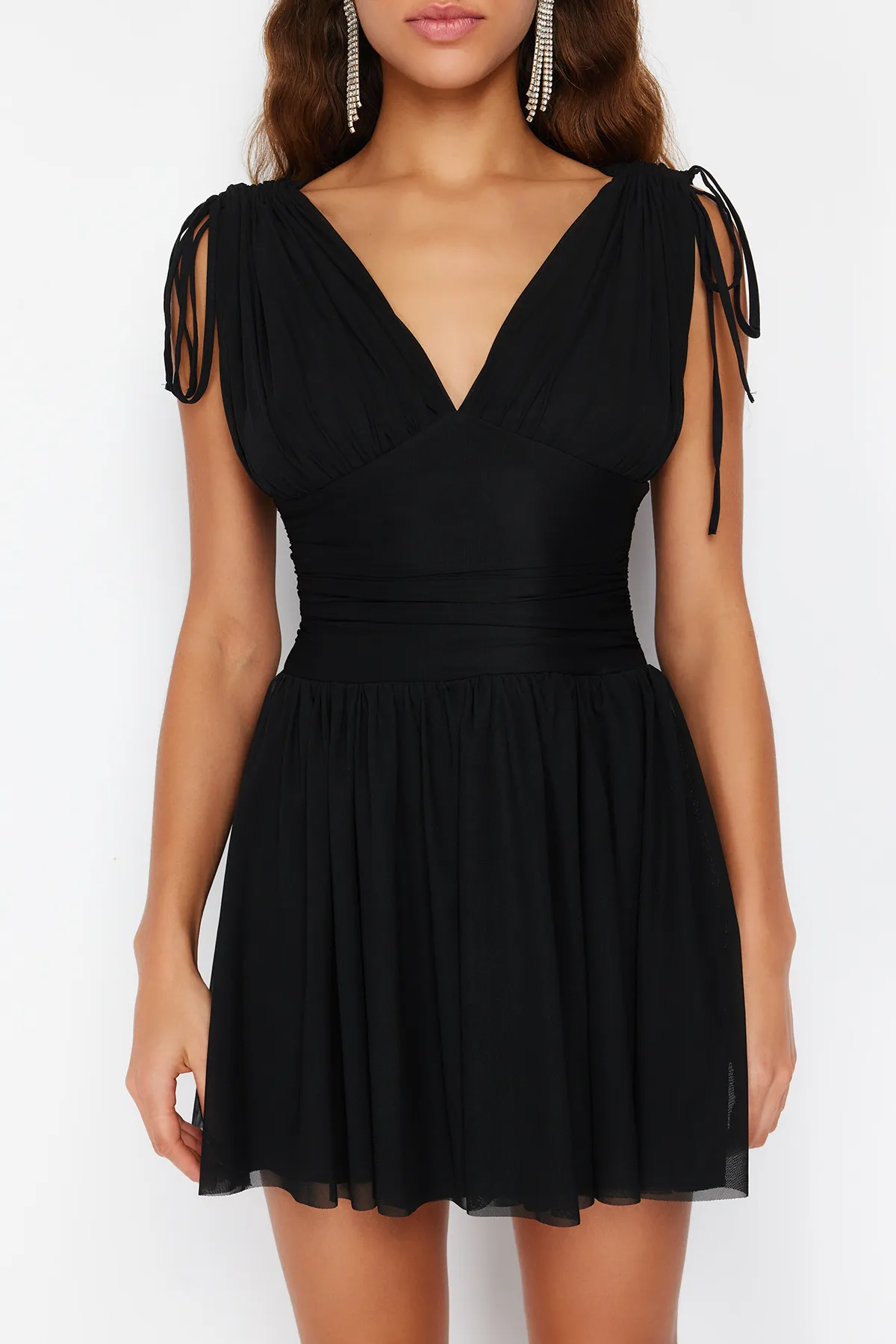Trendyol Collection  Schwarzes Tüll-Abendkleid TPRSS23EL00208