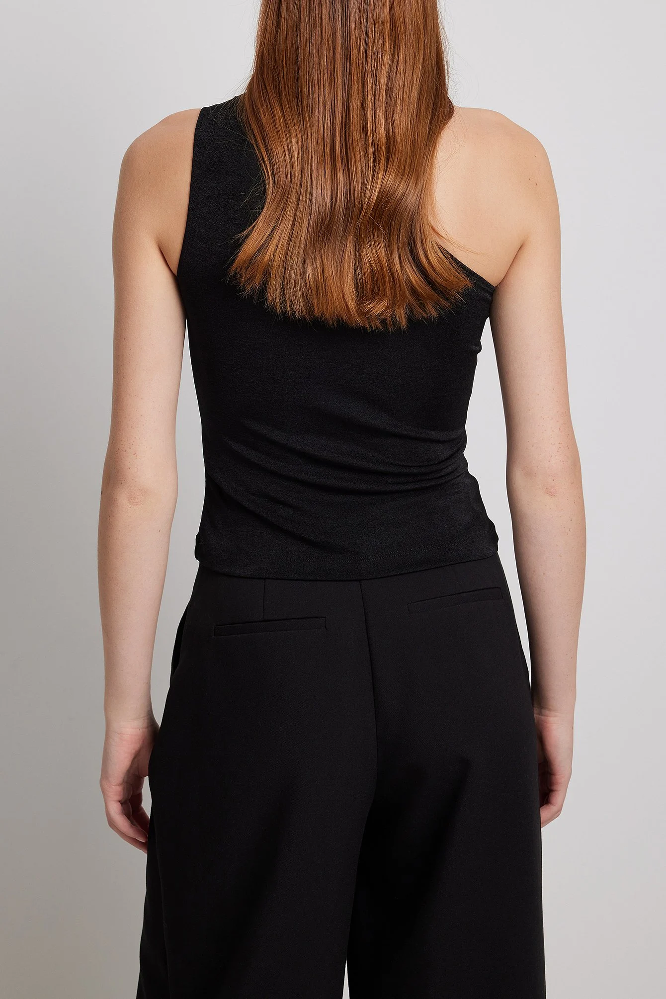 One-Shoulder-Oberteil mit Schnalle