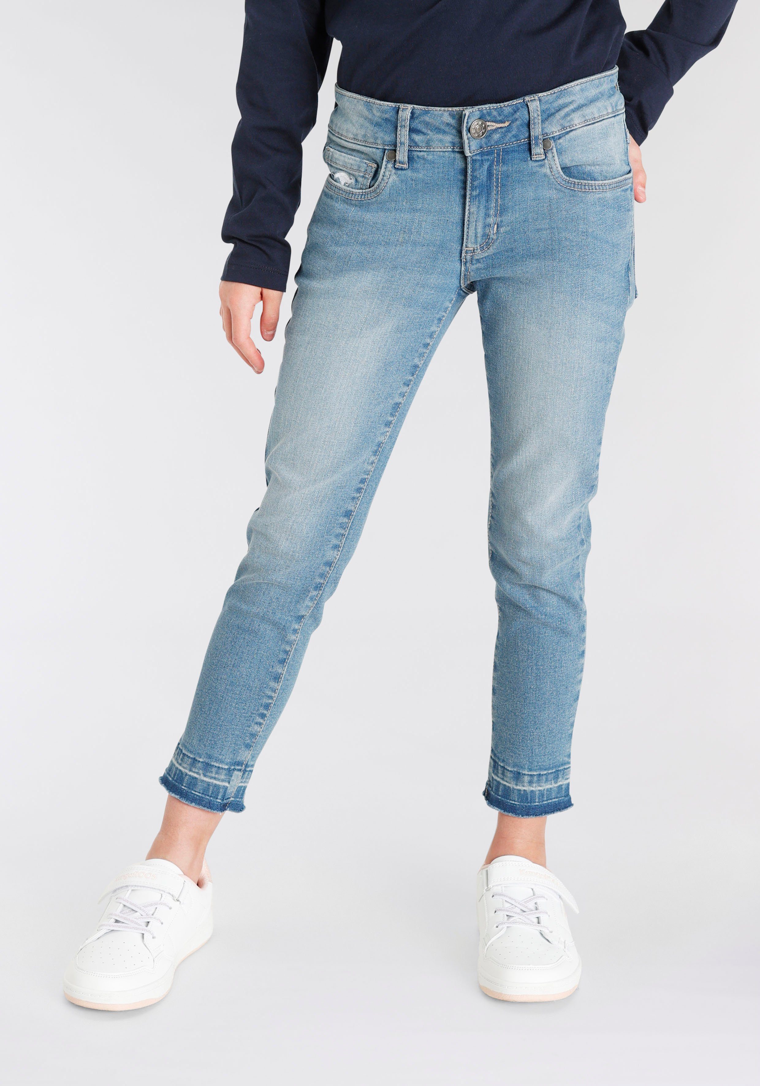 KangaROOS 7/8-Jeans, im Bund verstellbar und kleiner Stickerei
